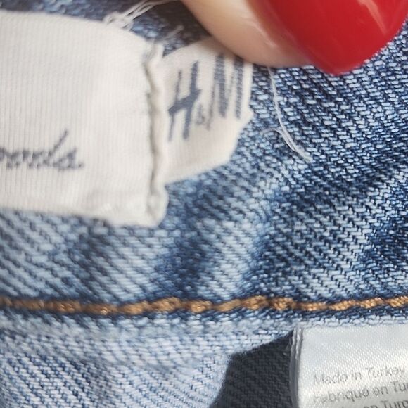 L.O.G.G. By H&M, Cut Off Denim Jean Shorts, Distressed, Light Blue, Sz 8 - Picture 4 of 6